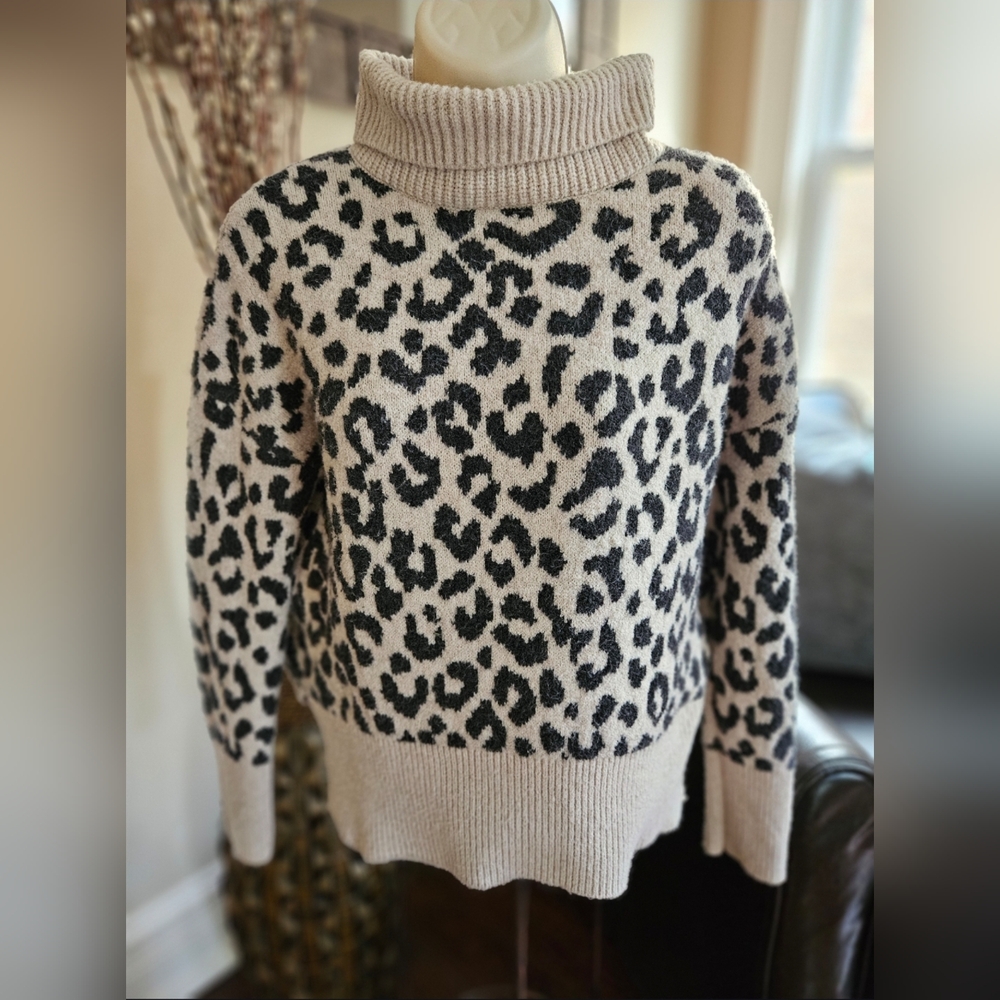 Yes Lola Chic Leopard Pattern Turtleneck Sweater